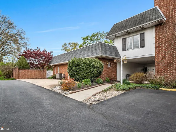 1950 Chestnut St, Camp Hill, PA 17011