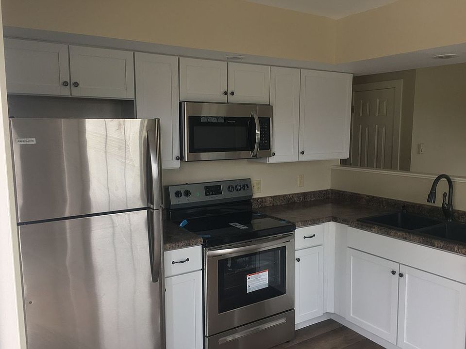 1st image of 1013 Queensway Dr