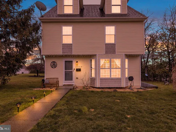 3828 Raymond St, Reading, PA 19605