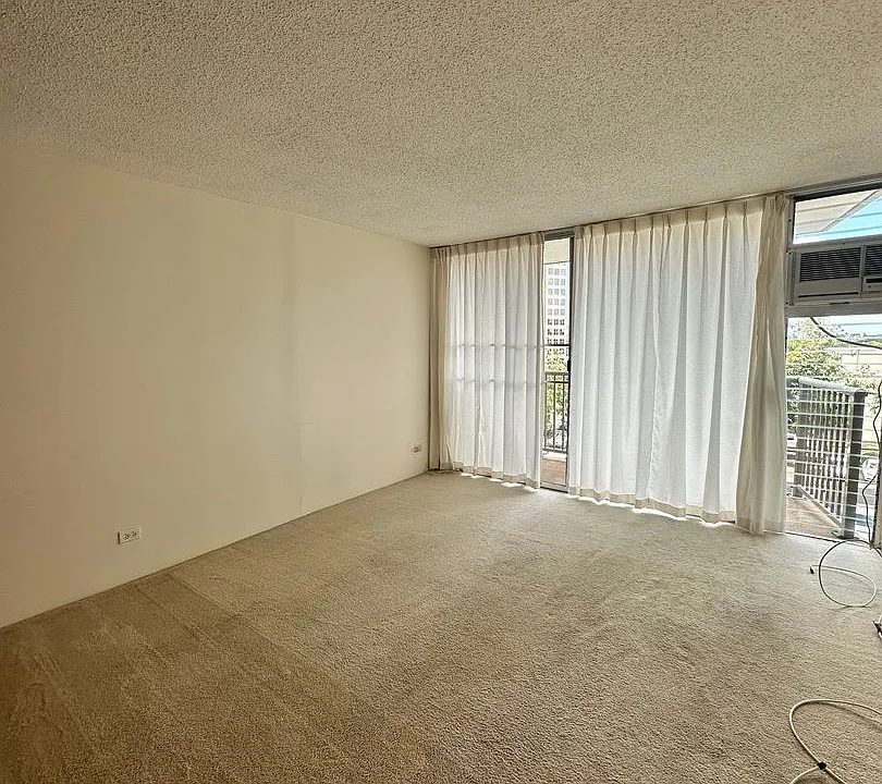 1050 Kinau St #401