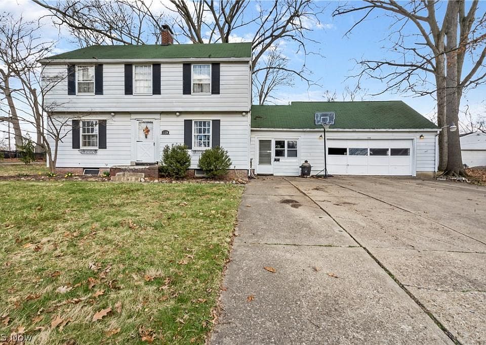 1st image of 1320 Leecrest St NW