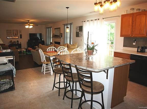 4th image of 105 Briarwood Ln