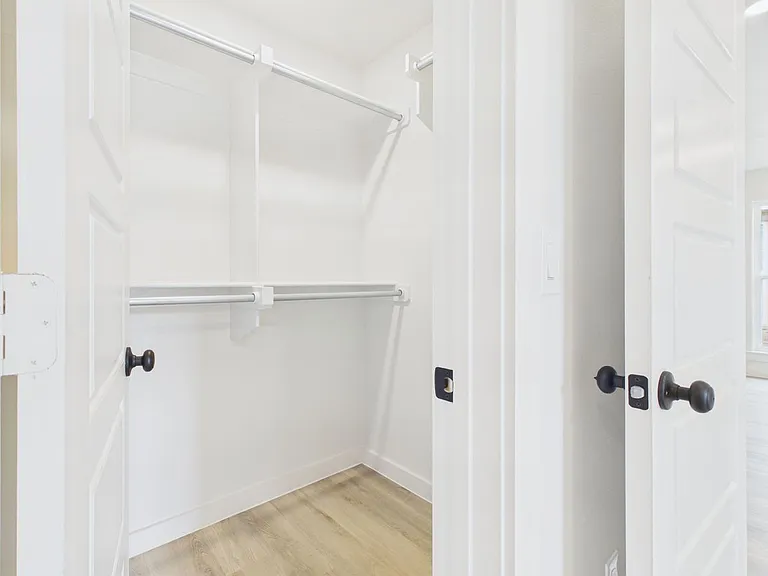 8911 Hockley St — Photo 17