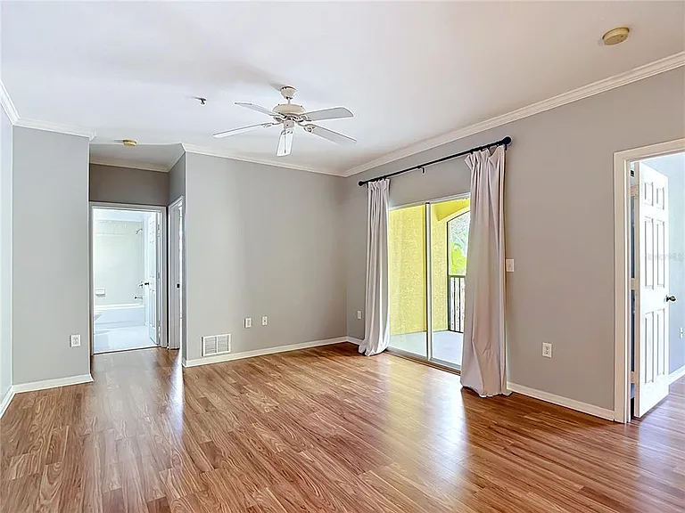 10201 Courtney Palms Blvd #203 — Photo 13