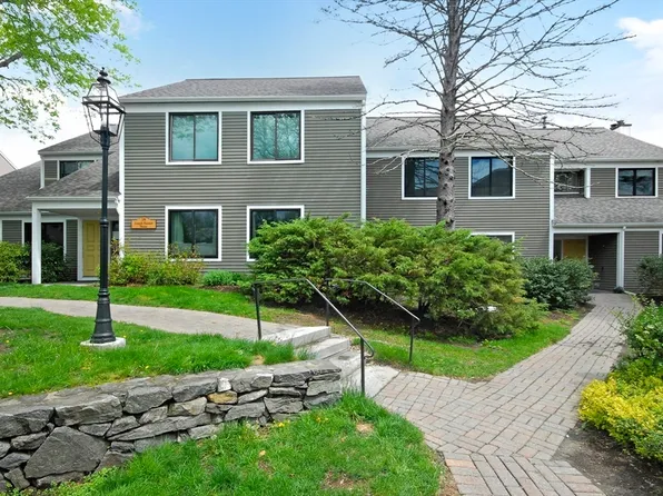 18 Concord Greene Unit 6, Concord, MA 01742