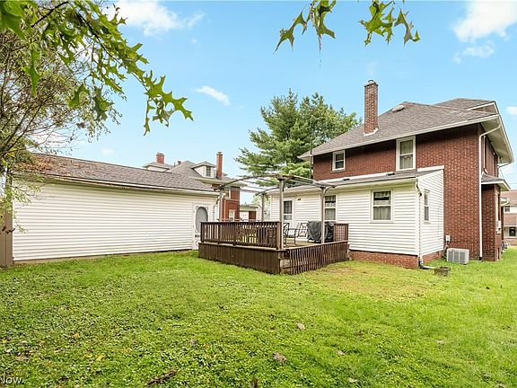 4th image of 2127 Watson Ave