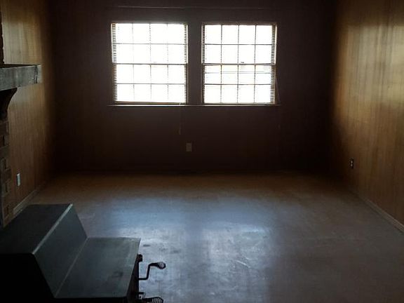 3rd image of 307 Bedford Ave
