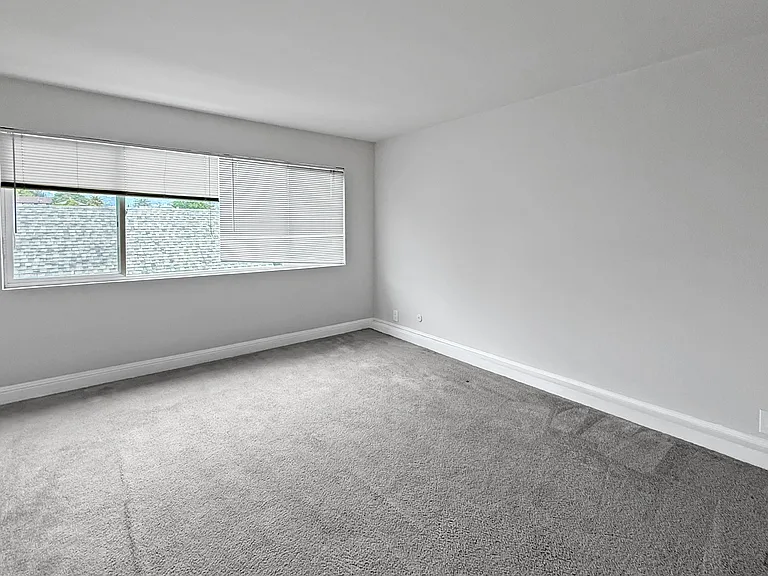 480 Crescent — Photo 6