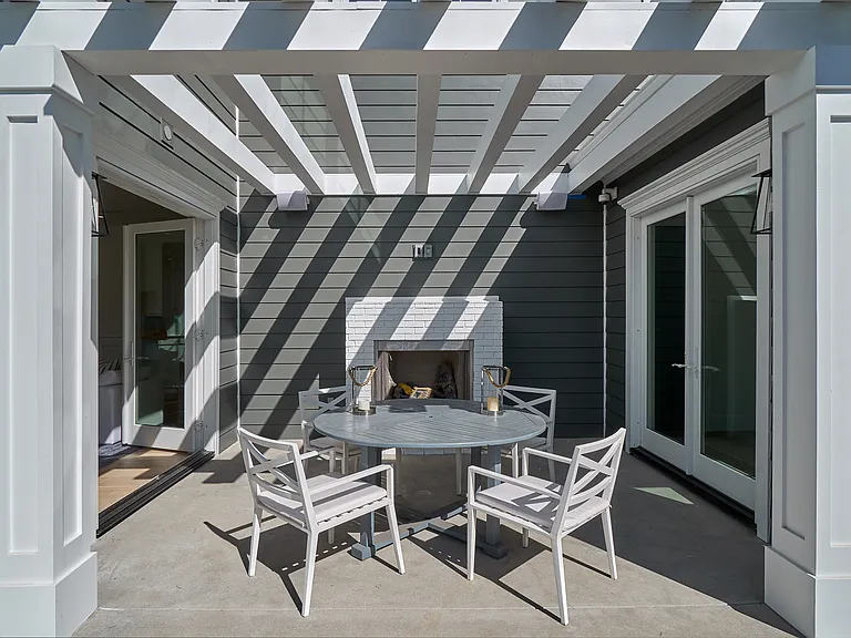 2439 S Beverly Dr — Photo 13