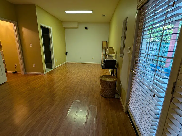 22611 Welborne Manor Sq — Photo 33