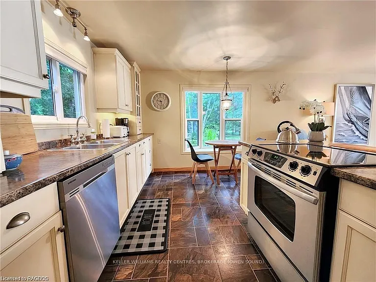 303 Isthmus Bay Rd — Photo 12