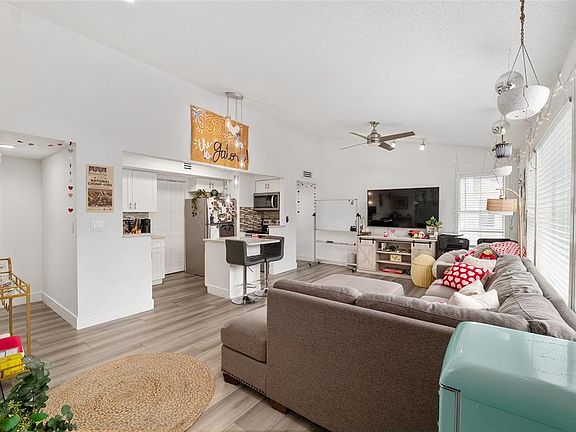 5th image of 2601 SW Archer Rd APT 339