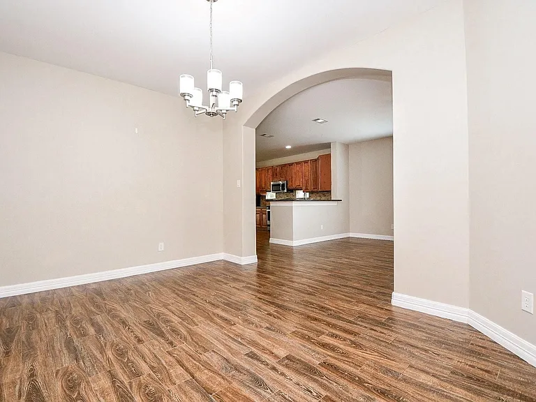 927 Grand Junction Dr — Photo 4