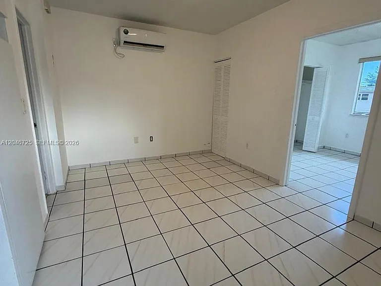 1036 NW 3rd St #2 — Photo 4