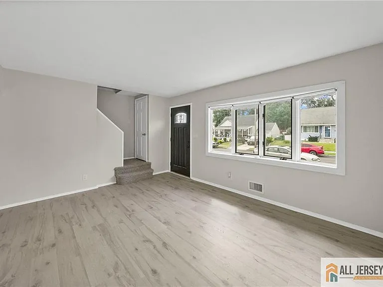 16 Tappan Ave — Photo 5