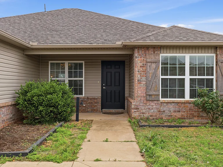 1200 Granite Ln — Photo 4