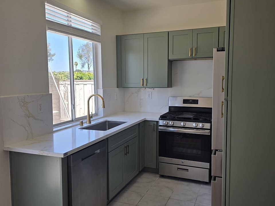 1st image of 8275 Gold Coast Dr Unit 6