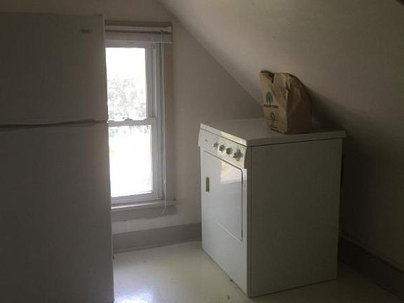 4th image of 121 Washington Ave #B5