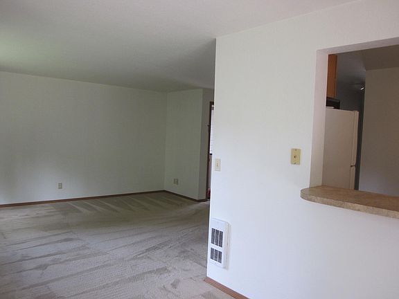 5th image of 1104 Creekwood Ct SE APT C