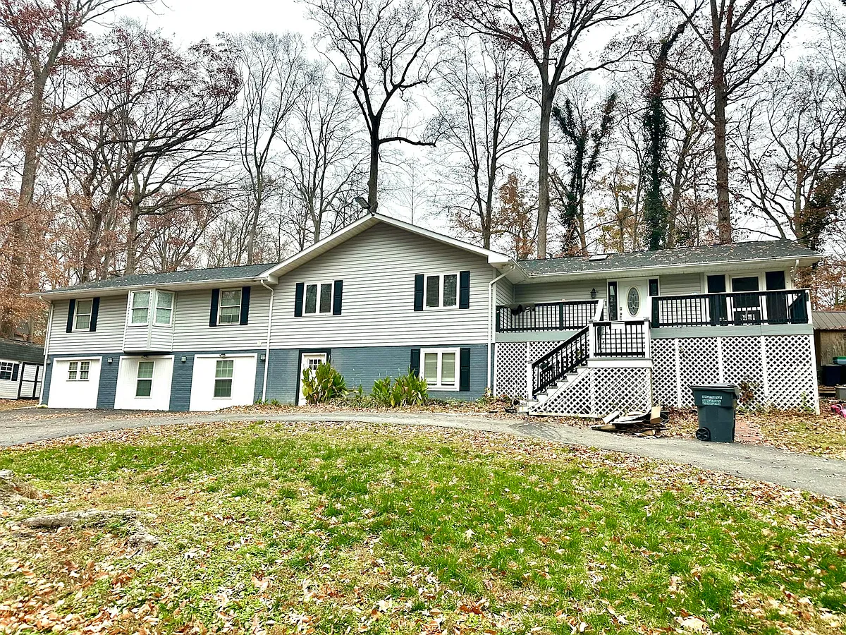 Outside of home - 3120 Creedon Dr #3