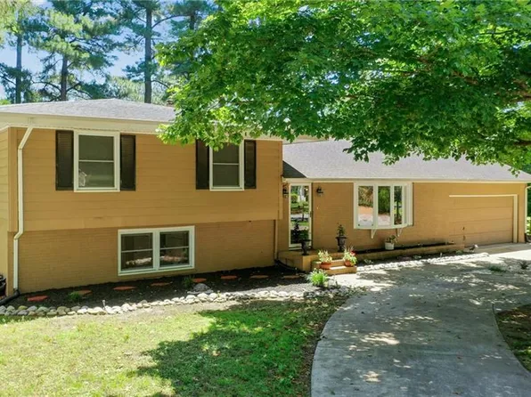 205 Ridgeland Dr, Smithfield, VA 23430