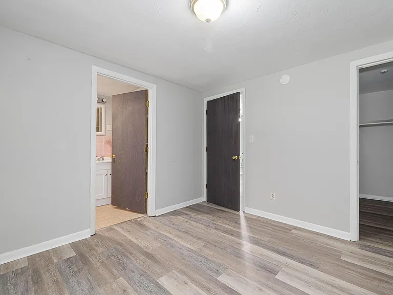 131 Captain Ave #4 — Photo 9
