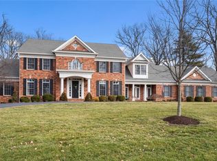 2 Holiday Ln, Saint Louis, MO 63131