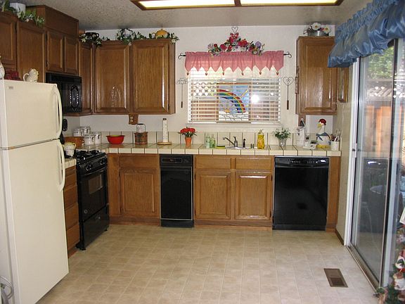 Spacious Kitchen
