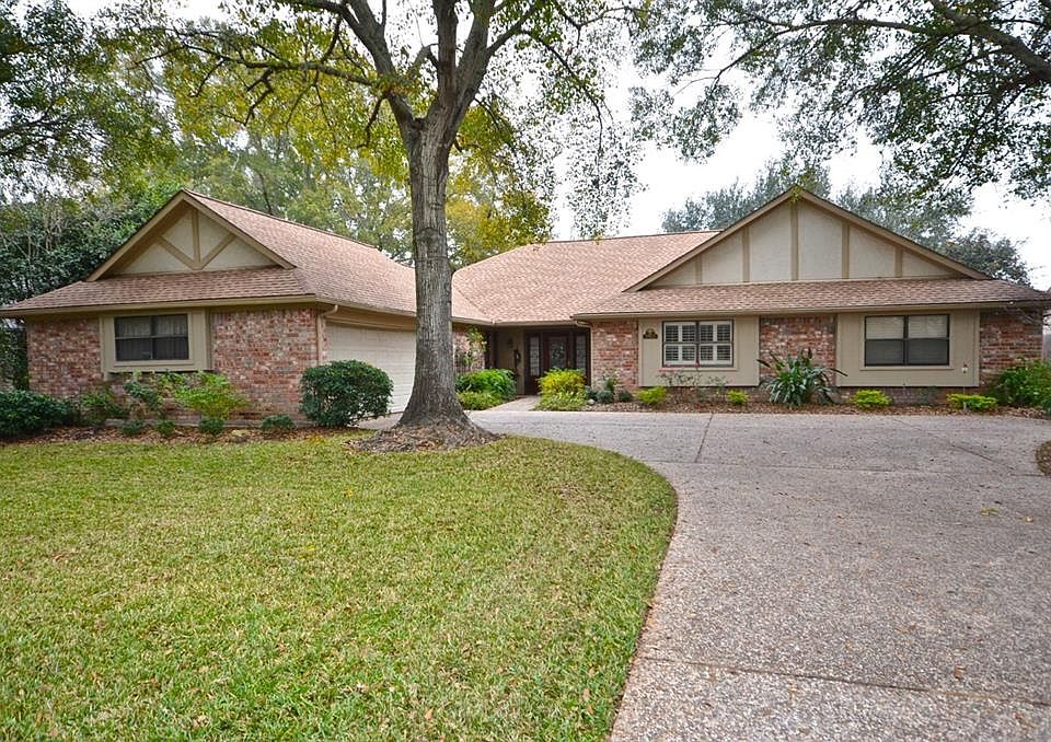 1st image of 3903 Panorama Dr