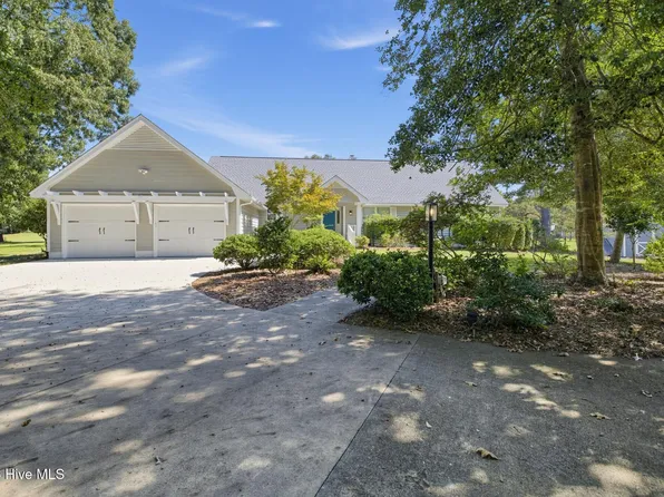 711 N Green Tee Road, Hampstead, NC 28443