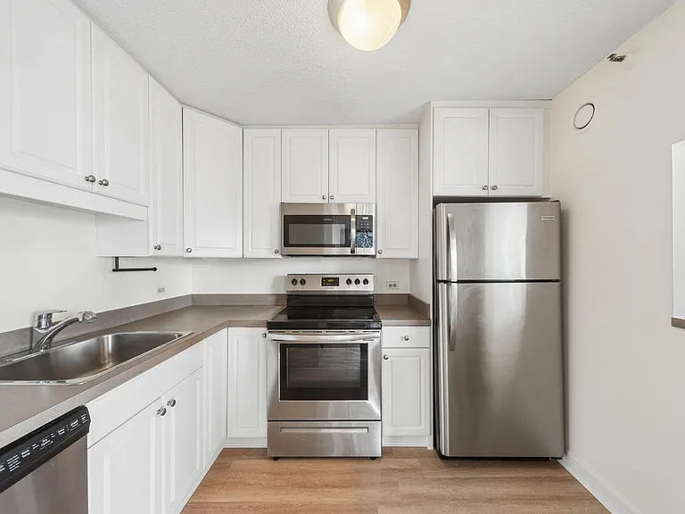 10 E Ontario St #2008 — Photo 5