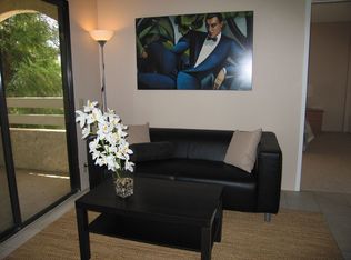 453 E Via Escuela UNIT 521, Palm Springs, CA 92262
