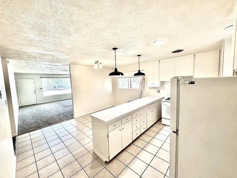 2564 S. 700 E. — Photo 14
