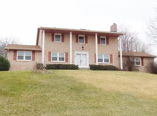 220 McGregor Dr, Canonsburg, PA 15317