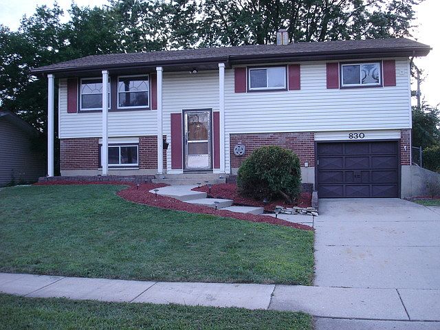 1st image of 830 Woodlawn St