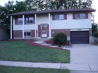 830 Woodlawn St, Hoffman Estates, IL 60169