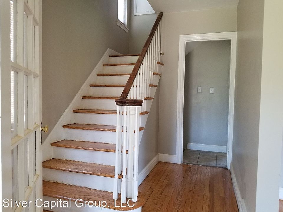 1st image of 18716 Pennington Dr