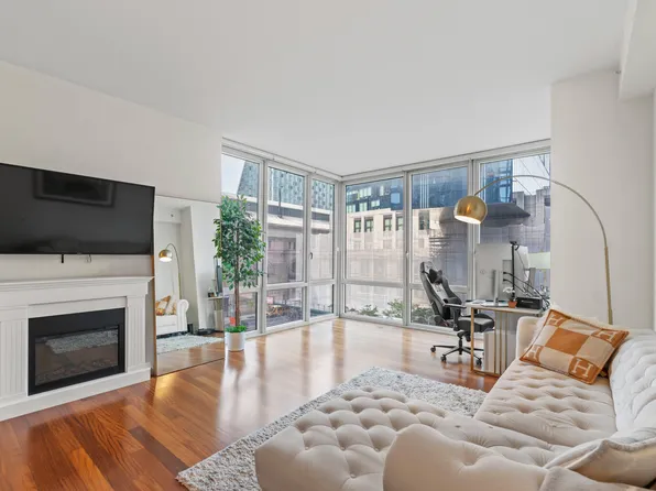 10 West End Avenue image 1 of 18