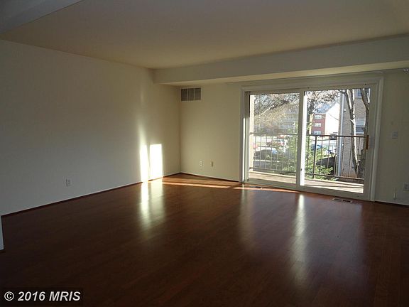 4th image of 217 Crocker Dr APT D