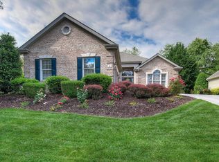 8 Hunters Ridge Rd, Johnson City, TN 37604