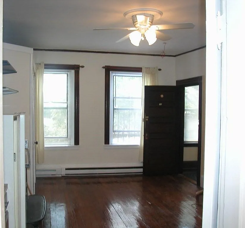 1 bed, 1.0 bath, 400 sqft, $1,750 — Photo 3