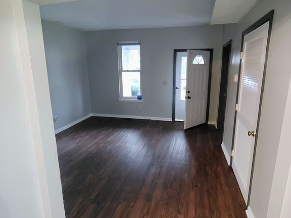 5th image of 954 E Minnesota St