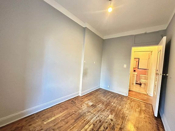 4th image of 51 E 34th St #4T