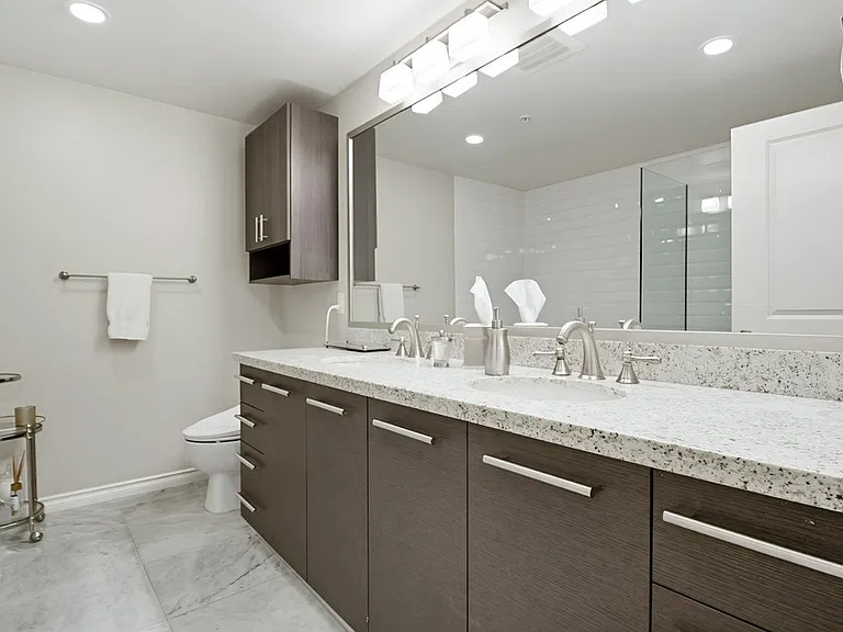 1431 Pac Hwy #415 — Photo 34