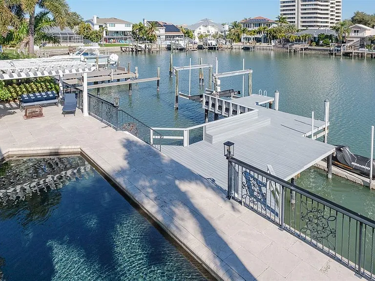 5949 Seabird Dr S — Photo 2