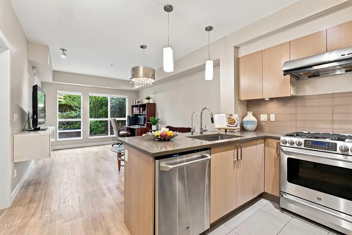 1 bed, 700 sqft, $2,300 — Photo 1