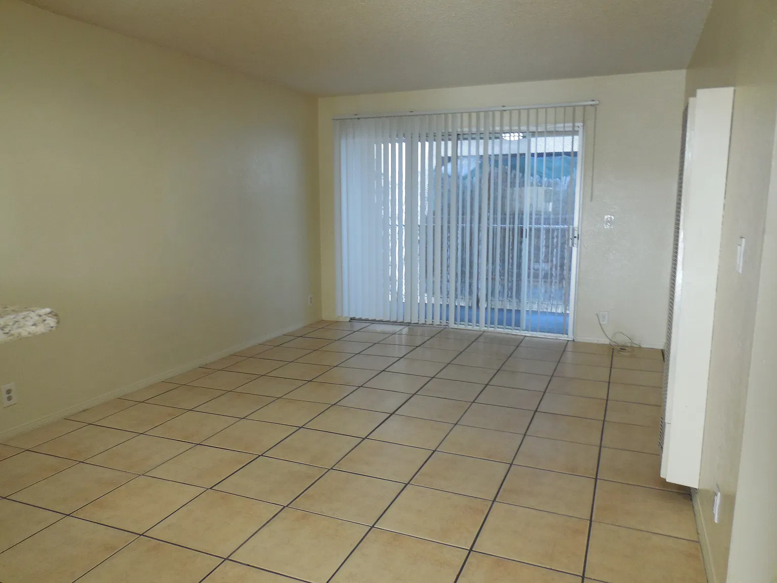 833 Gaviota Ave — Photo 2
