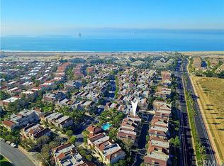19234 Seabrook Ln, Huntington Beach, CA 92648