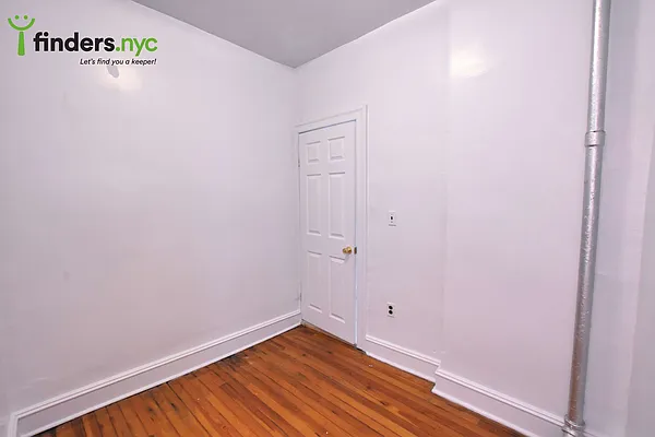 Rented by Clove Realty LLC | media 18