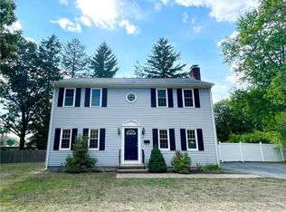 4 Grasslands Rd, East Greenwich, RI 02818